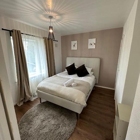 Lovely Spacious 3 Bedrooms House เบอร์มิงแฮม ภายนอก รูปภาพ