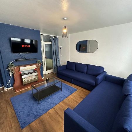 Lovely Spacious 3 Bedrooms House เบอร์มิงแฮม ภายนอก รูปภาพ